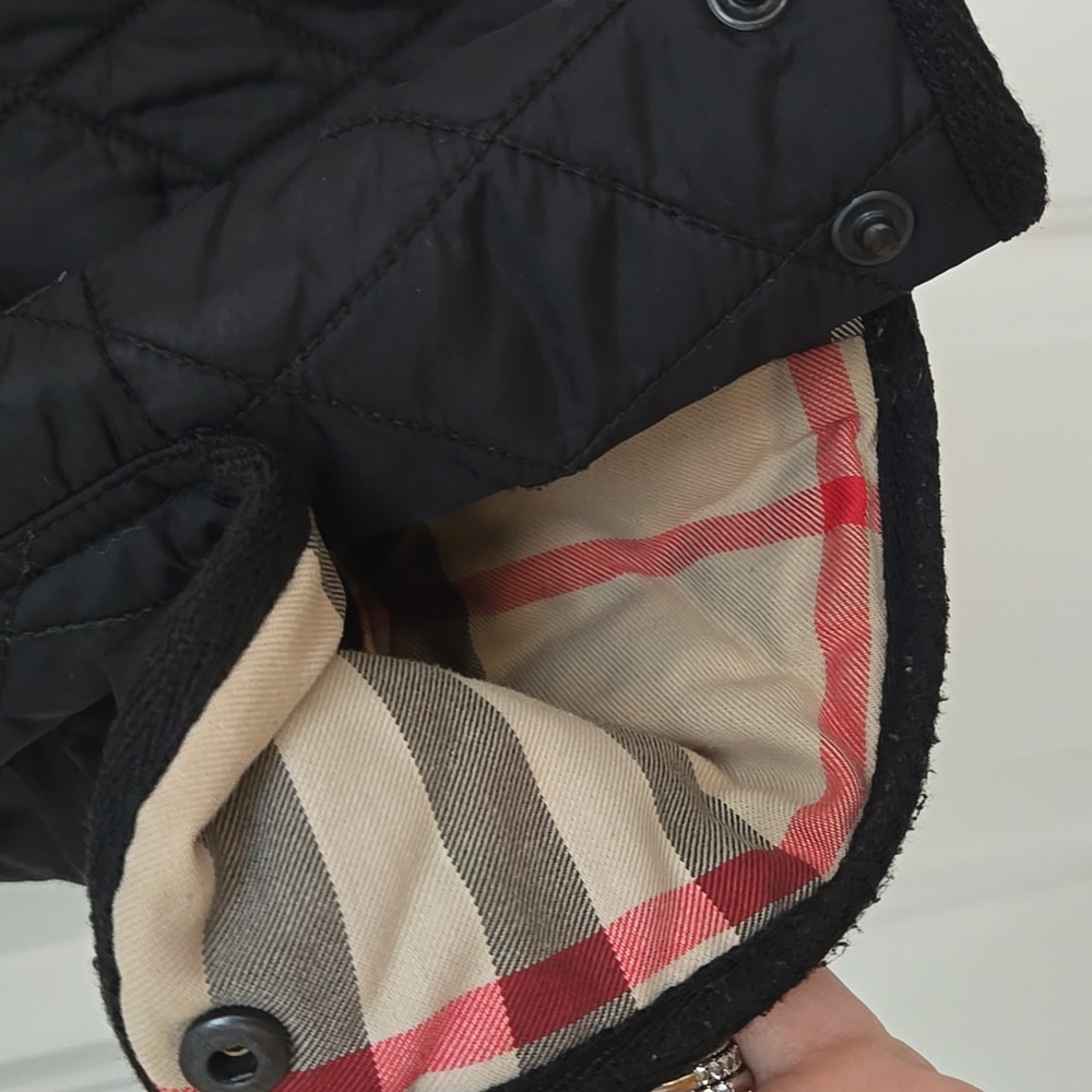 BURBERRY • Men's Black Quilted Lightweight Jacket, Size Medium - Picture 7 of 11